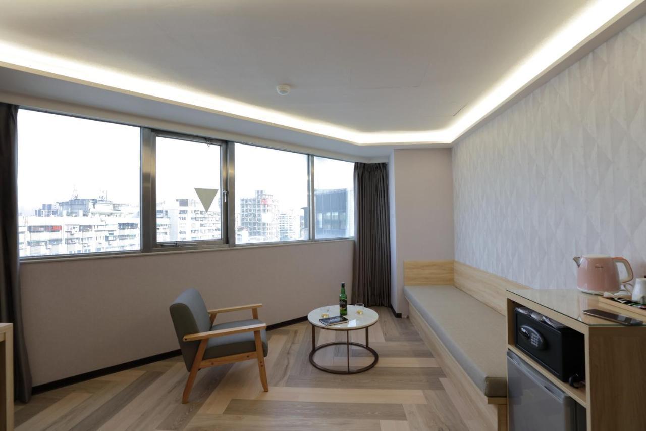 Silken Hotel Taipei Bagian luar foto