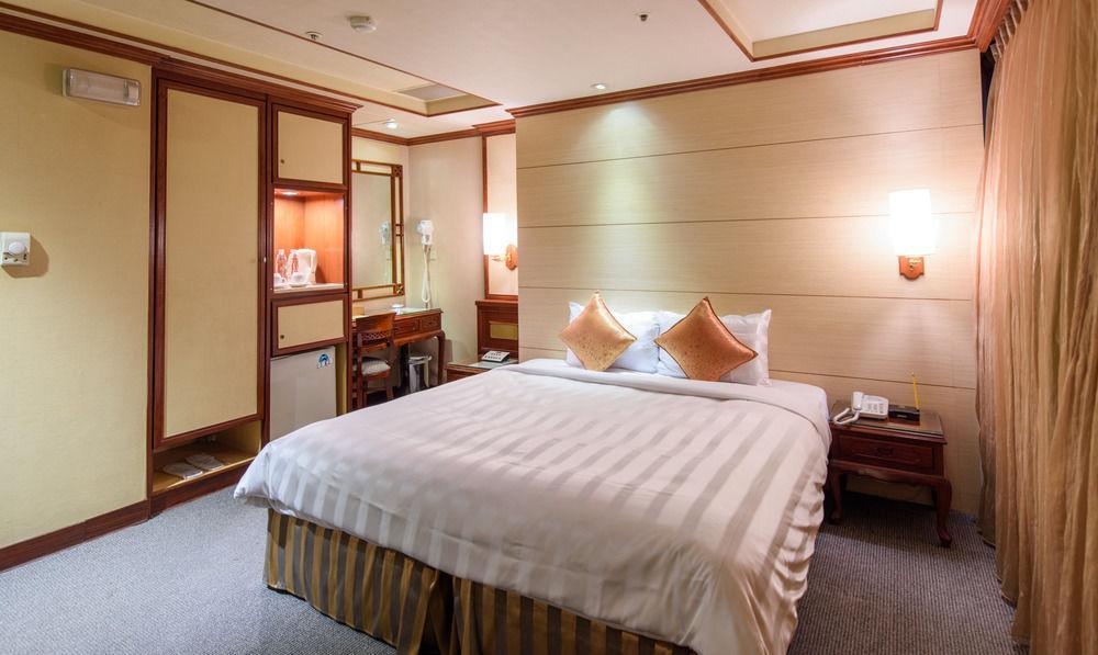 Silken Hotel Taipei Bagian luar foto