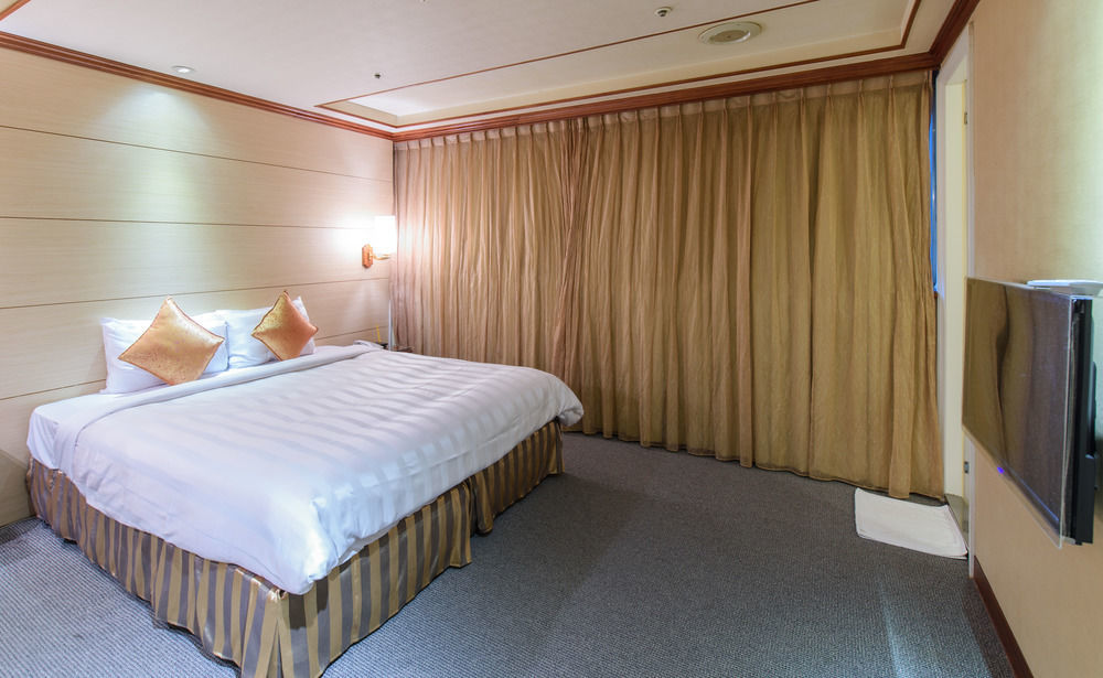 Silken Hotel Taipei Bagian luar foto