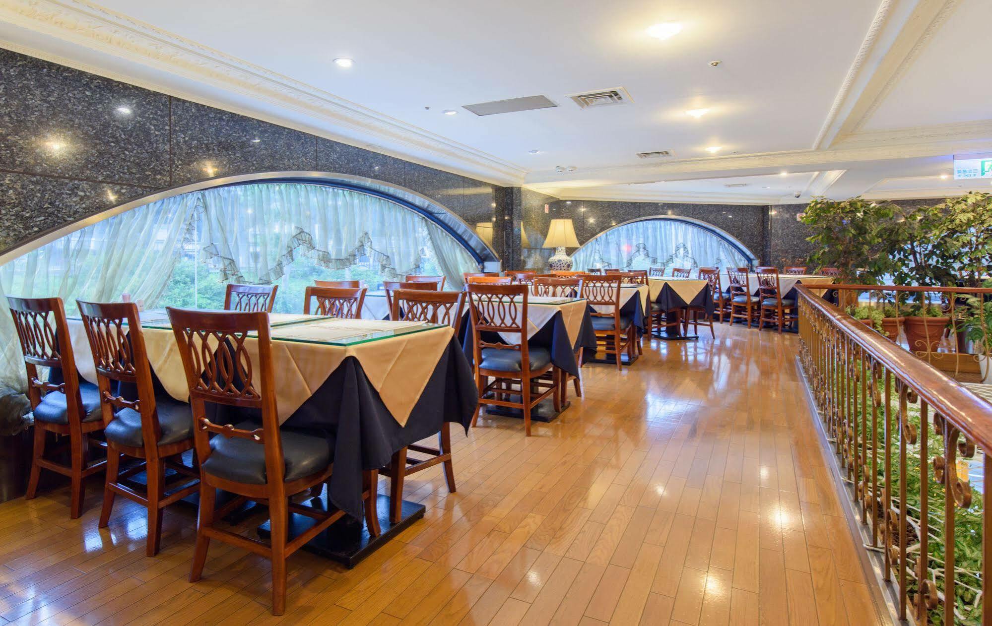 Silken Hotel Taipei Bagian luar foto